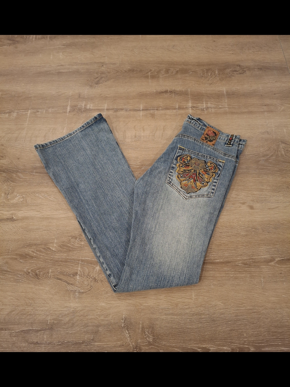 Del Sol Boutique Embroidered Flare Jeans Women's Size 26 Y2K McBling NWT
